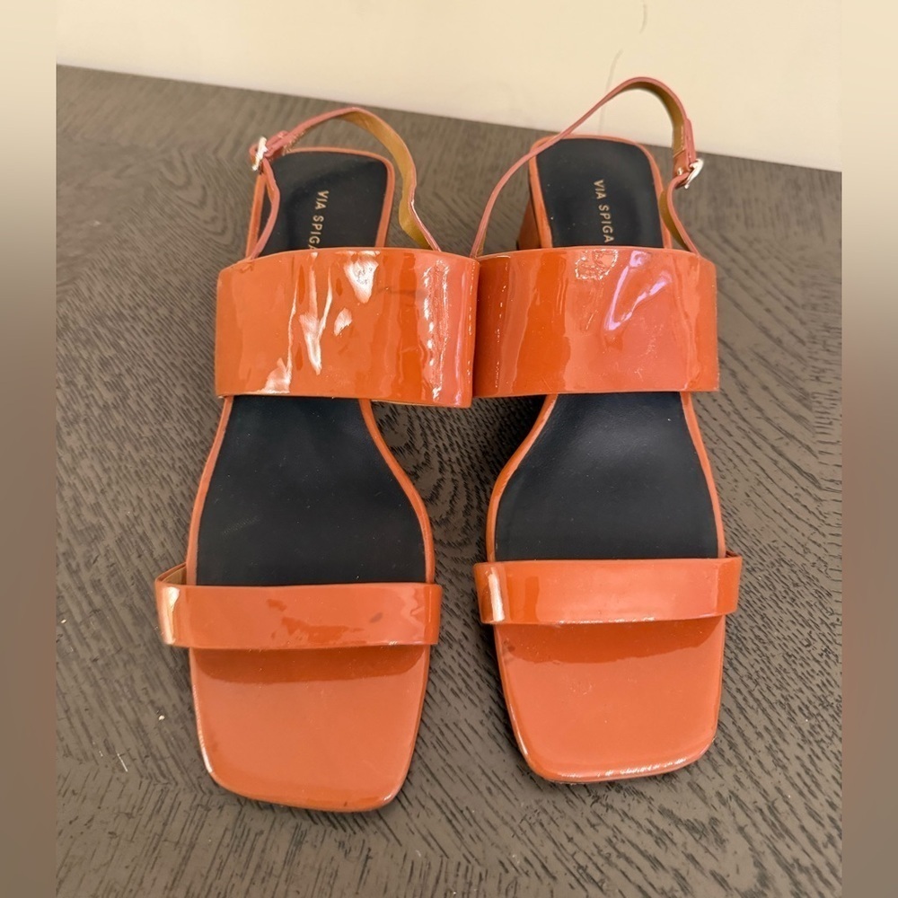 VIA SPIGA Women's Forte Block Heel Sandal size 9.5, is a salmon color